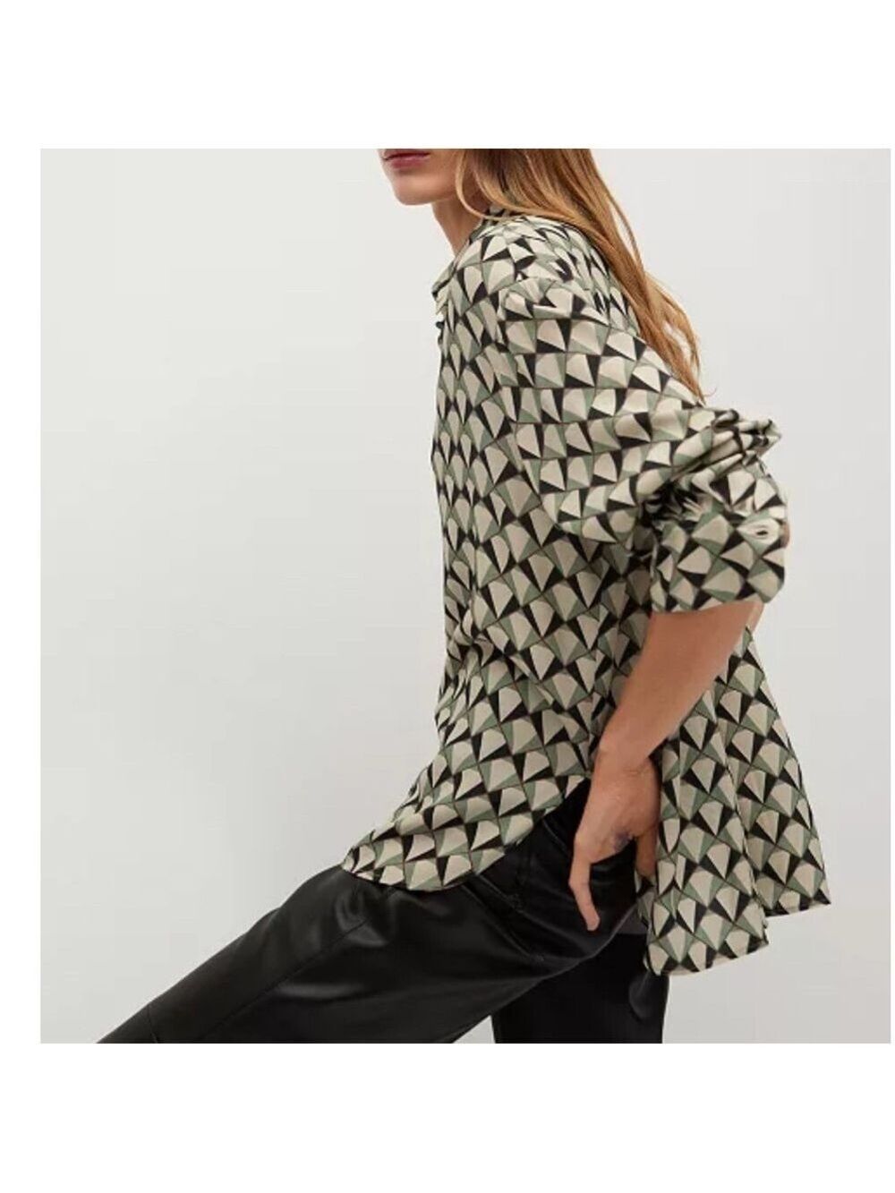 ZARA Loose Fitting Neutral Geometric Pattern Button Down Blouse Side Slits, sz M